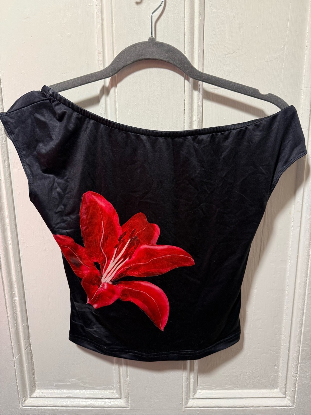 Edikted Floral Crop Top in Black & Red Size Small